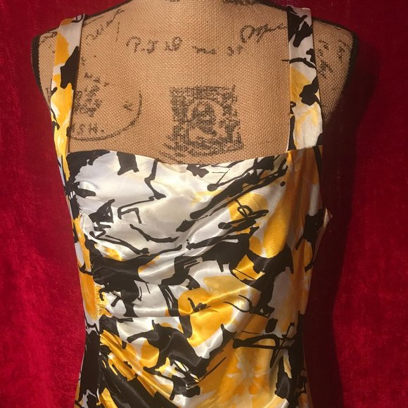 Gorgeous Silky satin like Dress - Picture 3 of 9